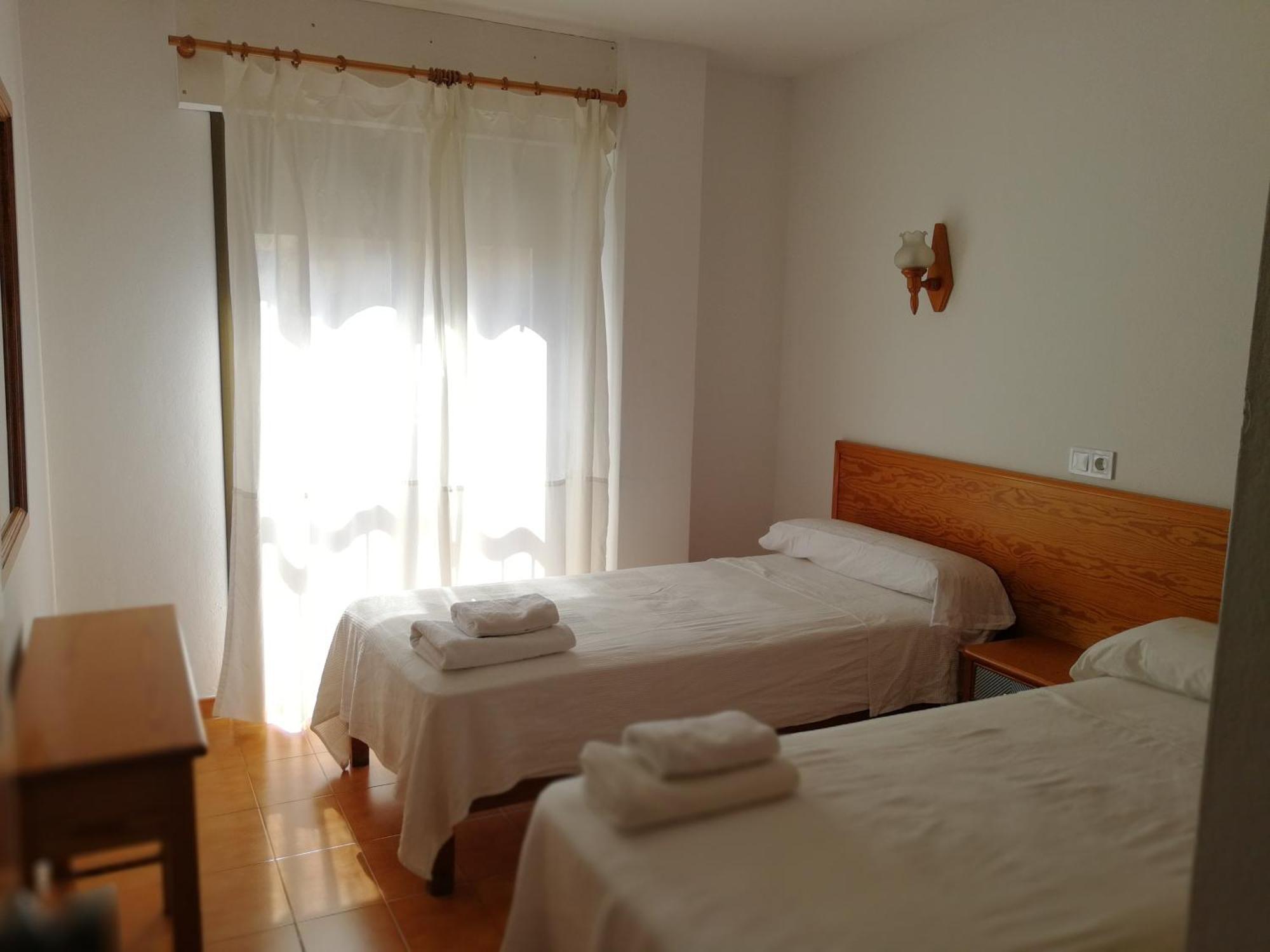 Apartamentos Es Canto (Adults Only) Platja d'en Bossa Zimmer foto